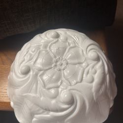 Vintage Indiana Milk Glass Wild Rose Cabbage Leaf Serving 9" Bowl