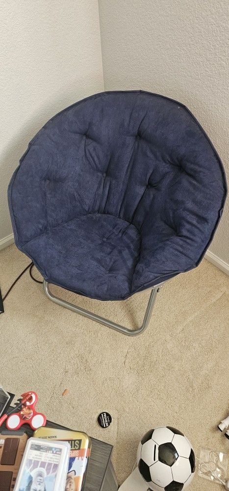 Blue Saucer CHAIR LIKE NEW