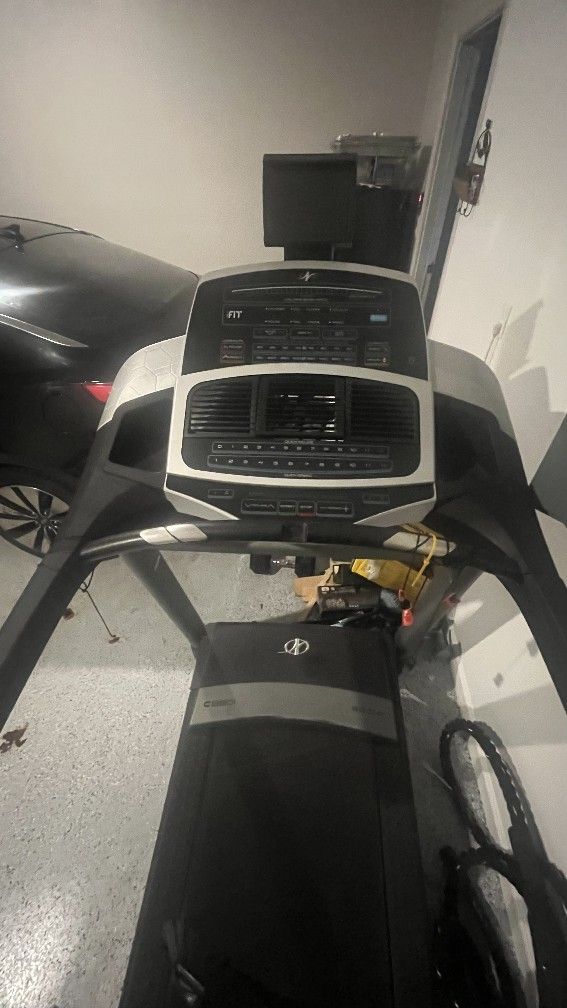 Nordic TRAC treadmill