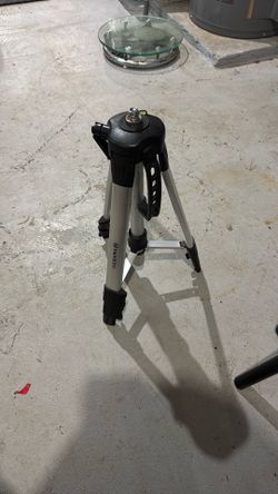 Projector Mount Stand Projector Mount Tripod Projector Floor Stand with Carry Bag with 11 Inch to 15 Inch Plate Size Height Adjustable up to 57