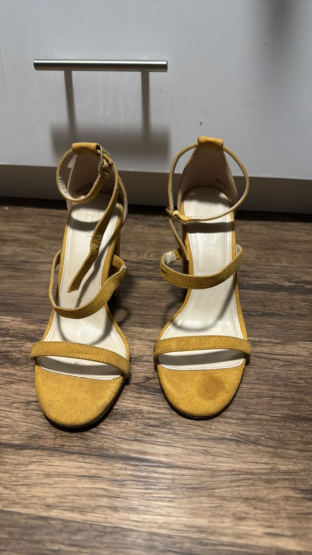 YELLOW HIGH HEELS
