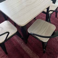 Kids Table Plus 4 Chairs