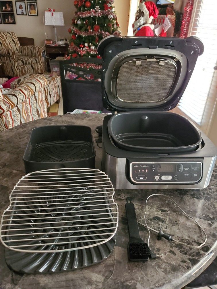 Ninja Foodi Pro 5 In 1 Indoor Grill With Integrated Smart Probe Series AG400 for Sale in Calera