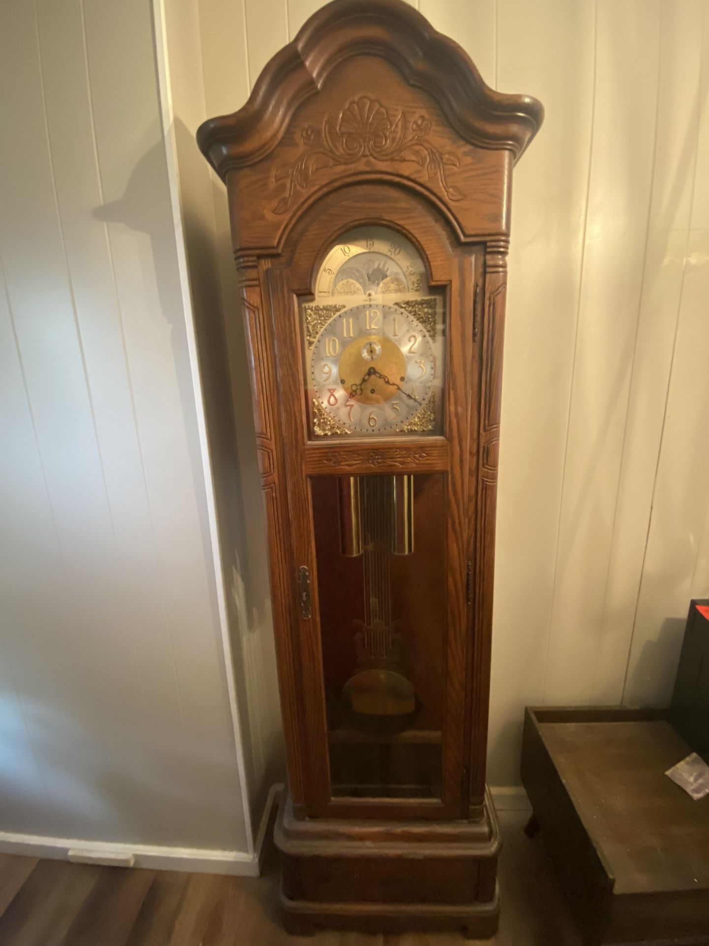 Howard Miller Grandfather clock - Non Working / Needs Repair