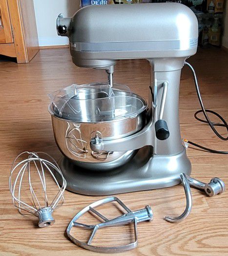 Kitchen Aid 6 Quart Stand Mixer-Pro 600-bowl Lift for Sale in San Jose, CA  - OfferUp