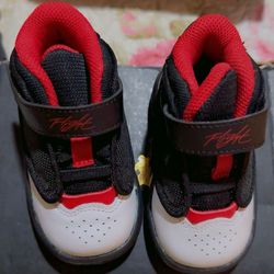 Kids Nike Sneakers White & Red – Size (3/4) small Air Force One size 2