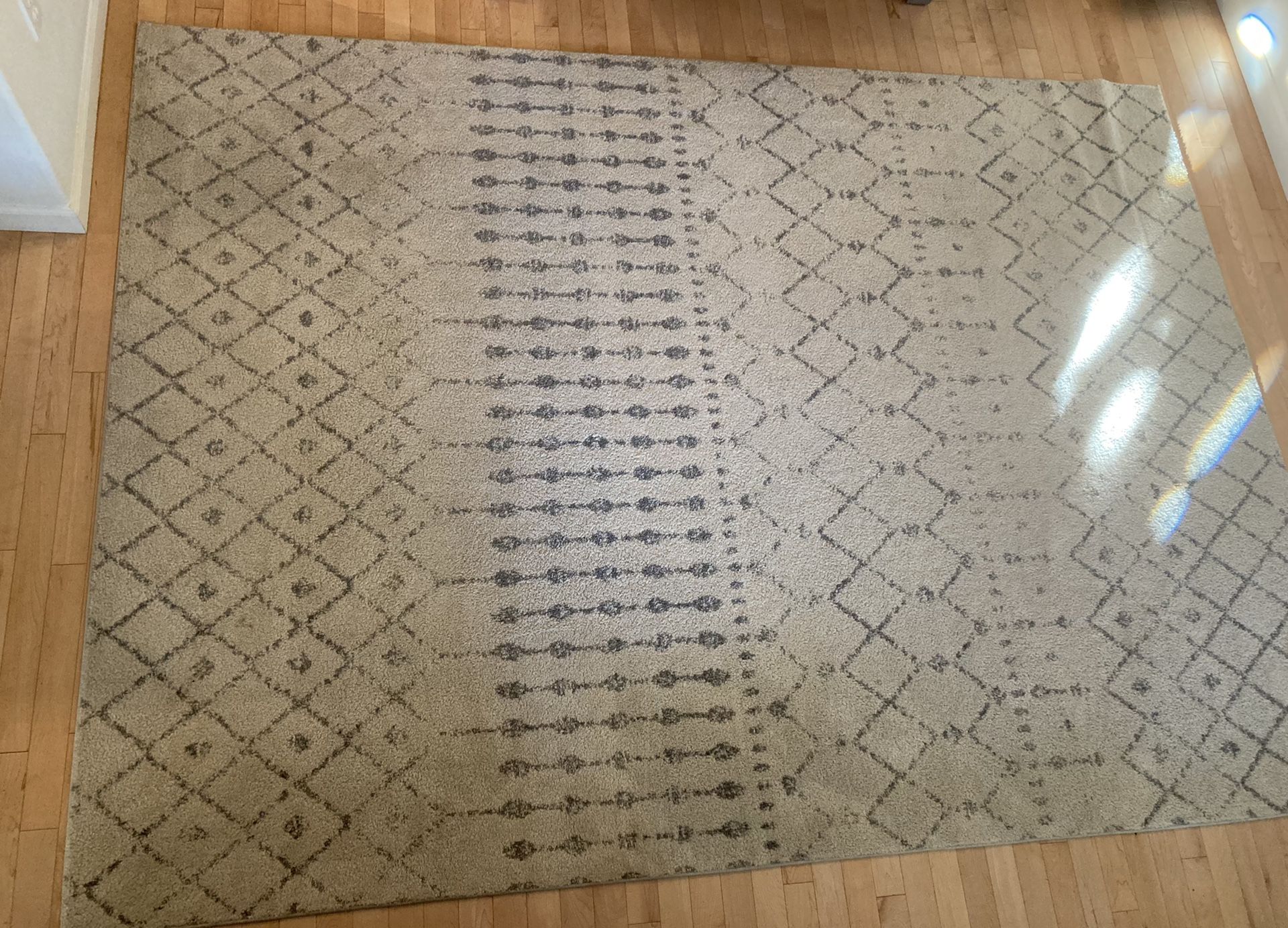 nuLOOM Moroccan Blythe Area Rug, 6' 7" x 9', Grey/Off-white