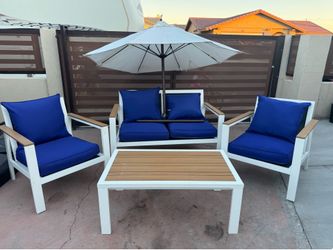 4-Piece Outdoor Patio Conversation Set with Blue Cushions & umbrella