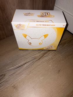 Pokemon 30th Anniversary Elite Trainer Box