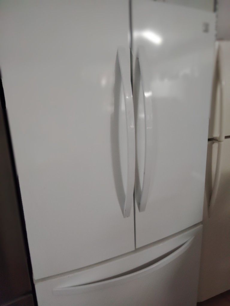 Kenmore Refrigerator Everything Good.