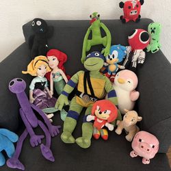 Plushies Read Description 