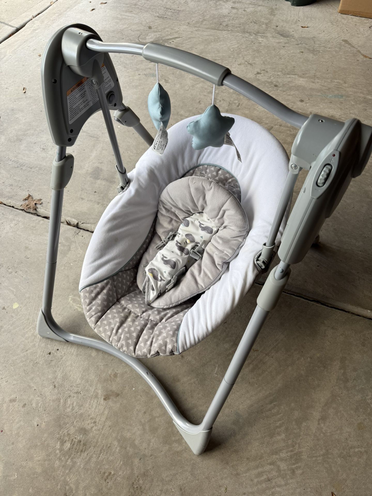 Graco battery operated Baby Swing