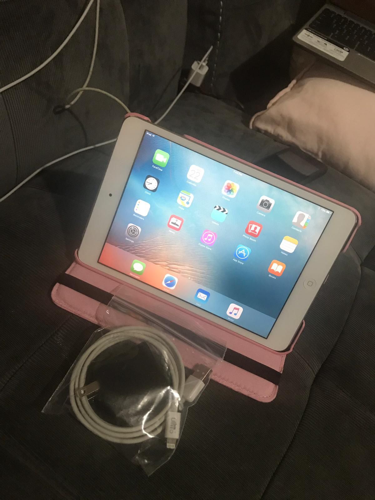 Apple iPad Mini 1st Gen - 16GB - Wi-Fi 7.9in - Black Gray Silver - Grade A