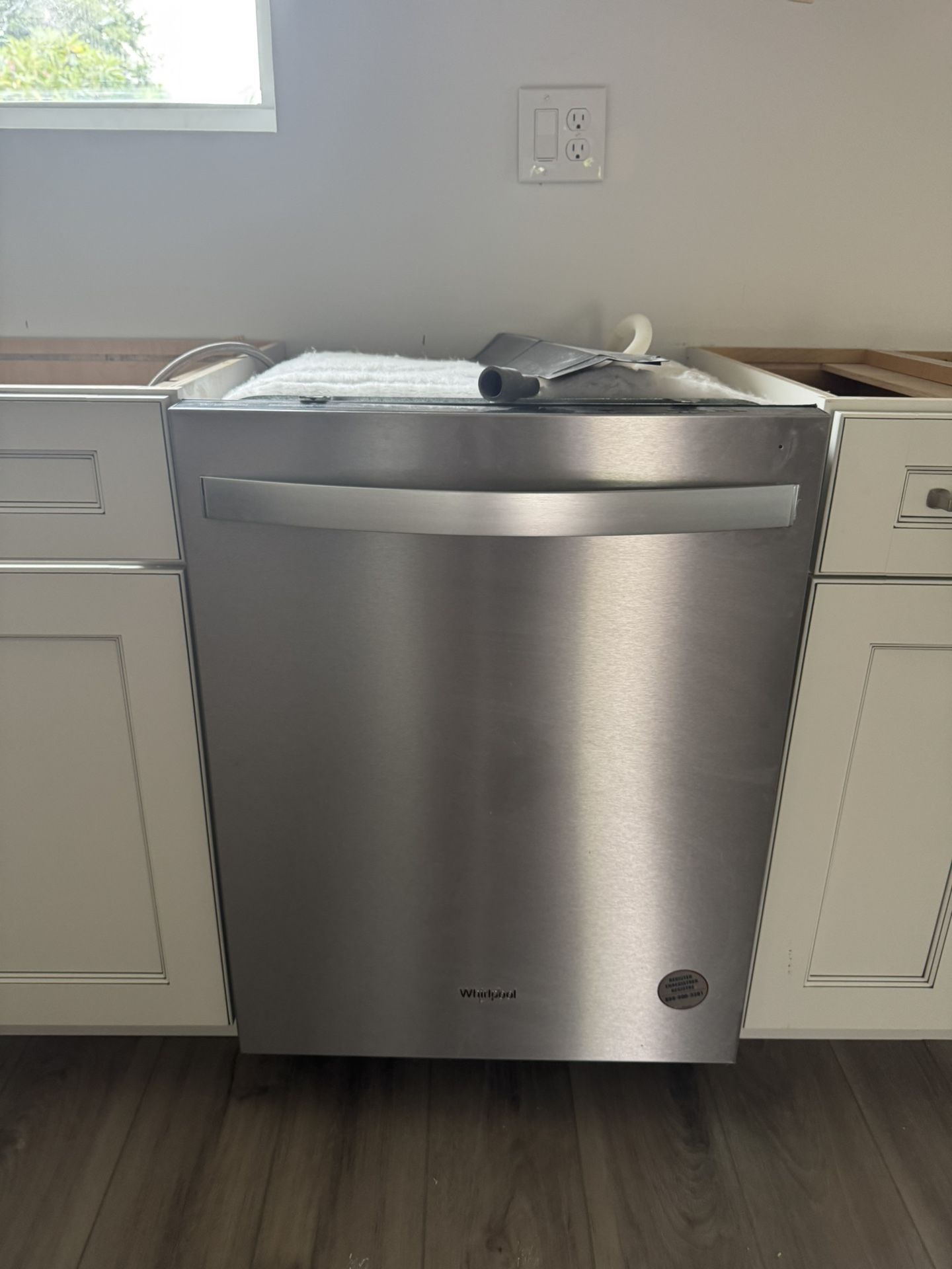 Whirlpool Dishwasher, Good Condition