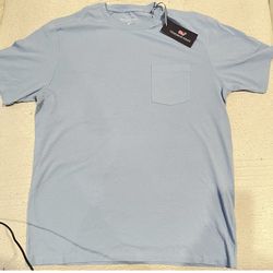 Vineyard Vines  Men's Jake Blue T-Shirt w/Pocket Size  (M) - New With Tags
