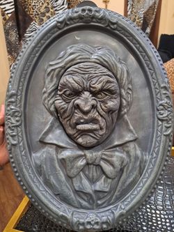 Scary plastic 3d frame
