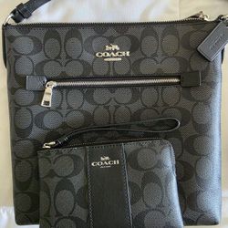 Coach Purse And Wristlet 