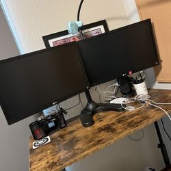 Attached Monitors With Stand