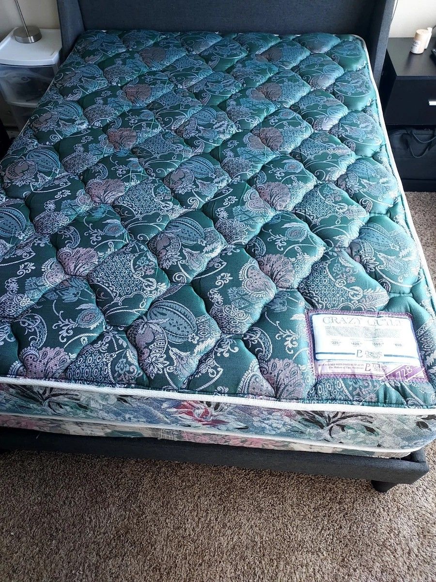 Crazy Quilt 6" Full Mattress with 8" Box Spring
