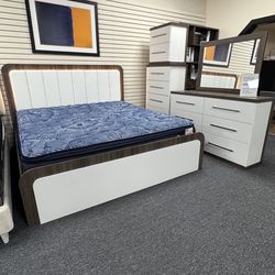 King Size Bedroom Set On Sale. 🚚WE DELIVER🚚