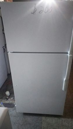 GE apartment size refrigerator