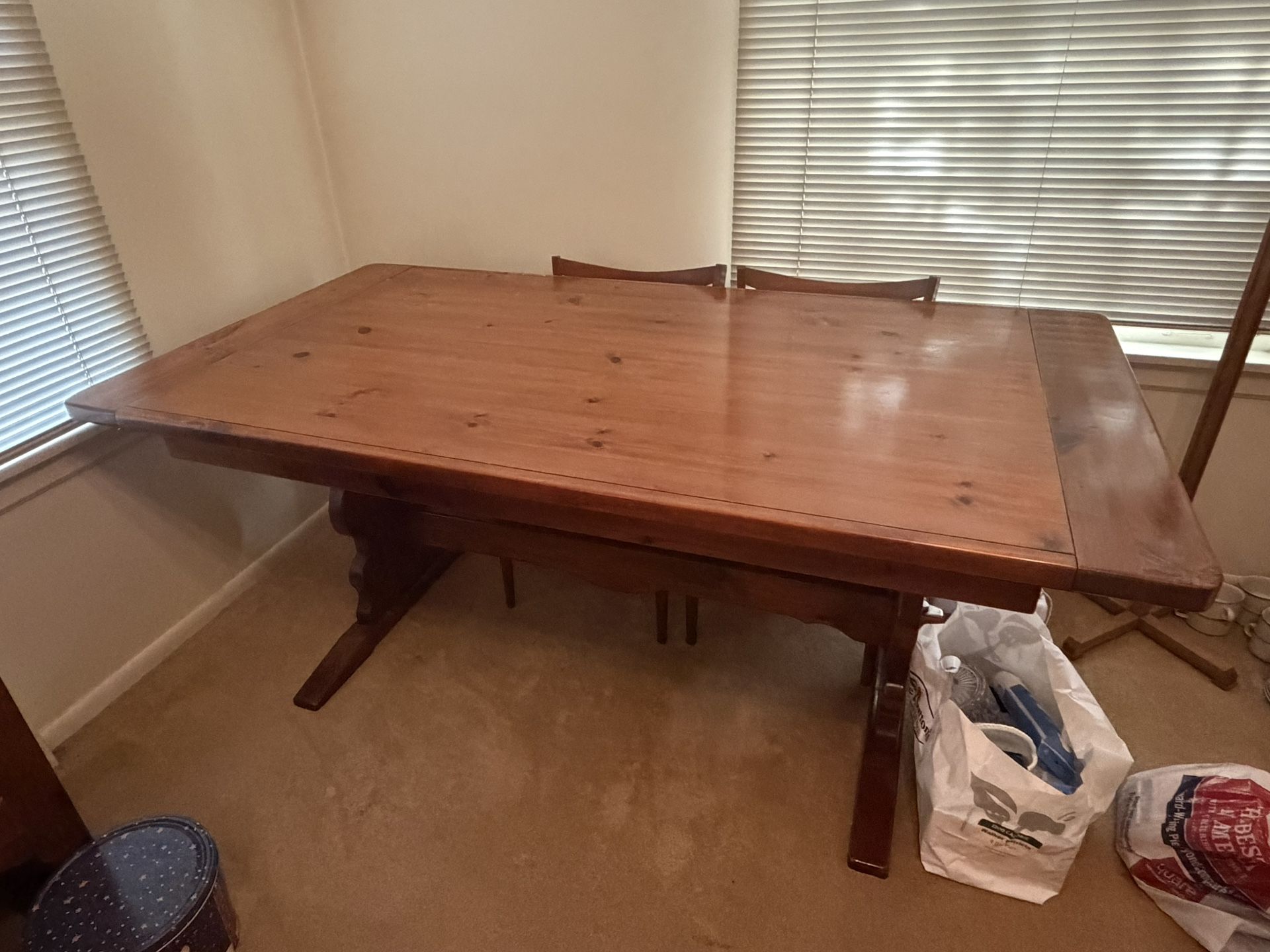 Dining Room Table (possibly Ethan Allen)