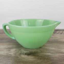 Jadeite Fire King Oven Ware Mixing Batter Bowl Jadite Milk Glass with Pour Spout