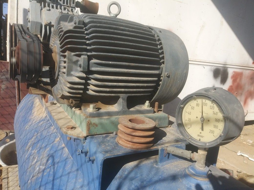 Endless !!! Air Compressor 200 gal. 180psi *3phase power* for Sale in