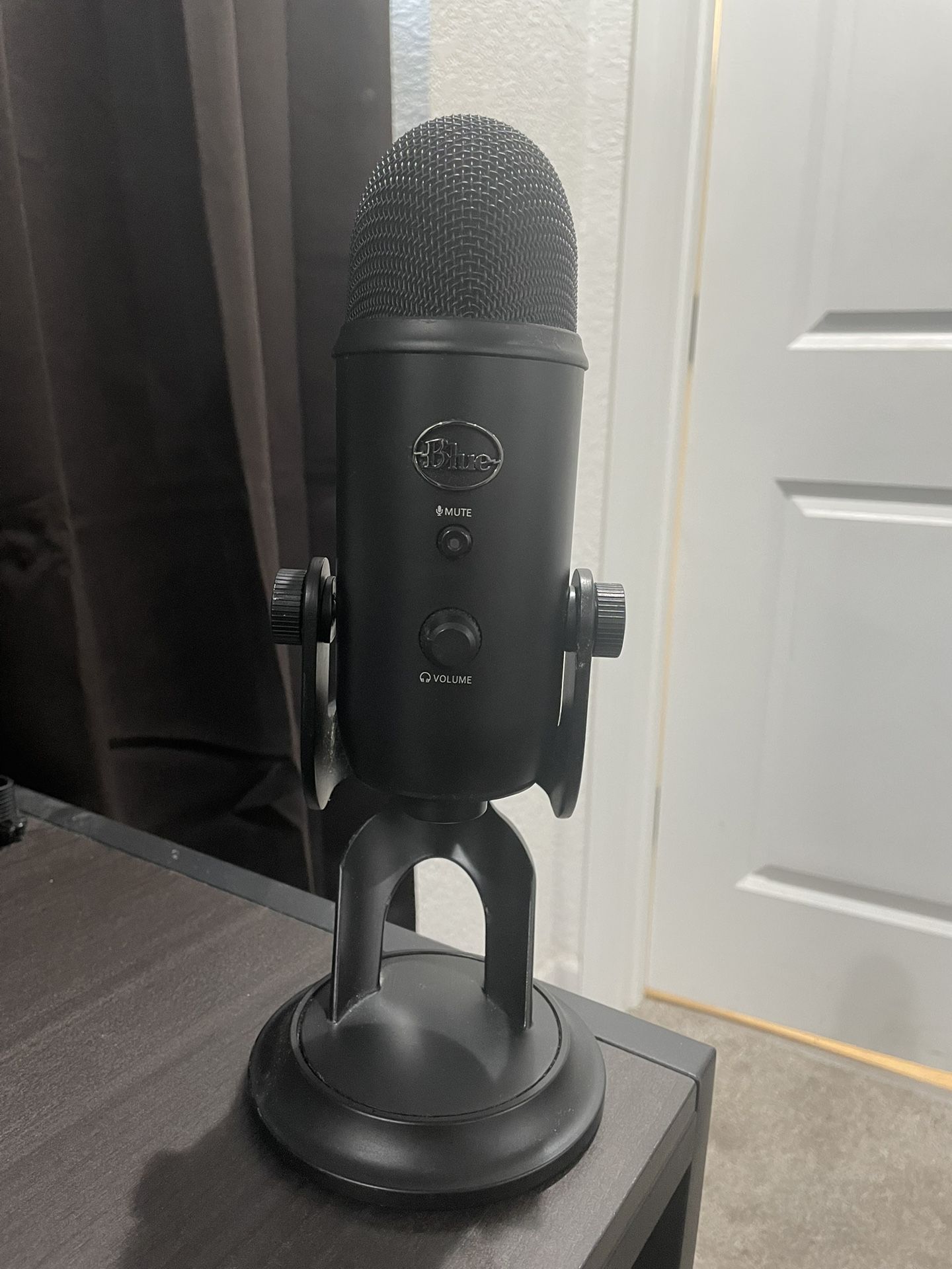 Blue Yeti - Blackout Mic