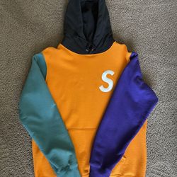 Supreme Hoodie size m . 
