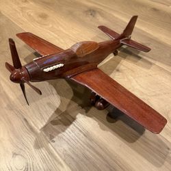 Mahogany P-51 Mustang Model Airplane