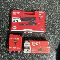 Milwaukee 3/8 Impact  Drill With 5.0 Battery And Charger And 3/8 43 Piece Sockets Sae Metric