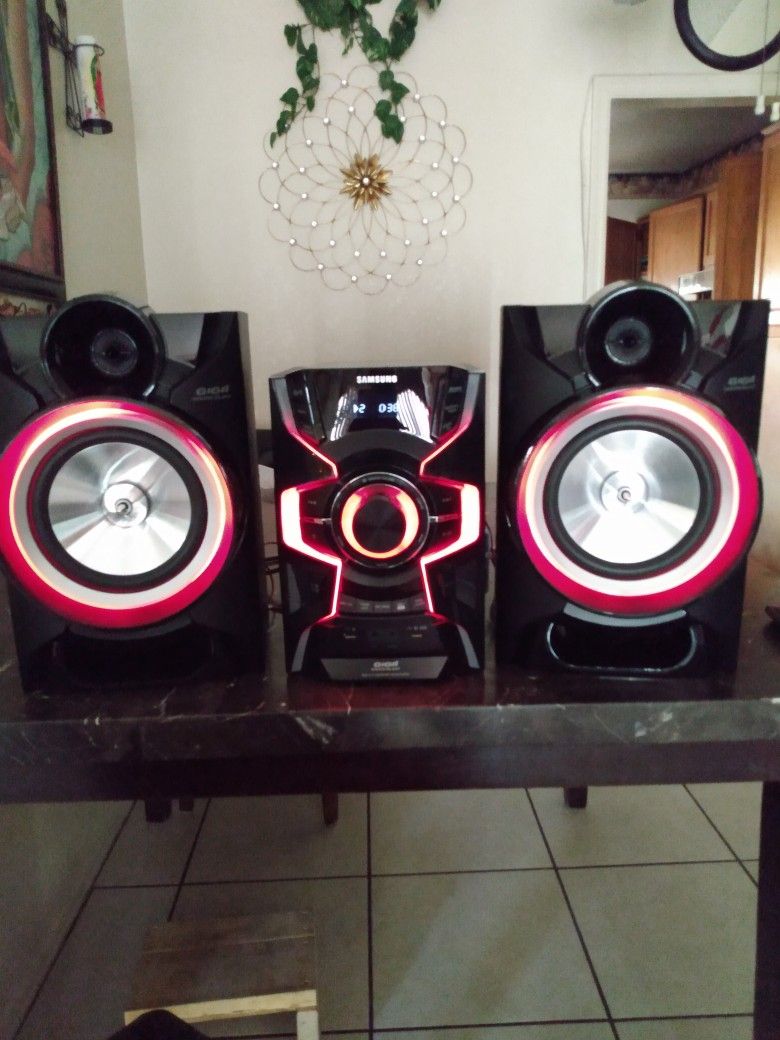 Samsung Giga Sound Blast Stereo