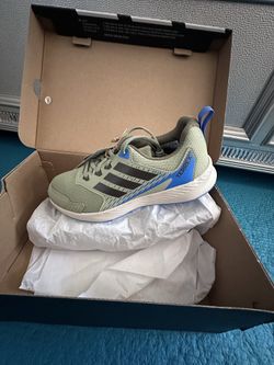 Boys shoe