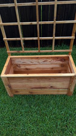 Cedar plant box
