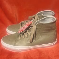 NWT Vans Khaki Leather Hi Tops With White Soles Mens 6, Women’s 7.5