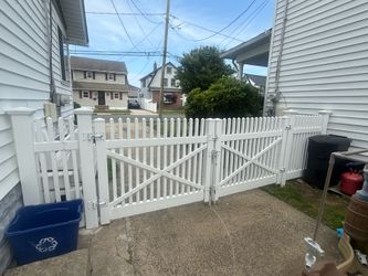 PVC fence gates
