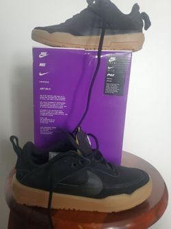 🔥 Nike SB Day One – Kids Size 1Y – BRAND NEW 🛹