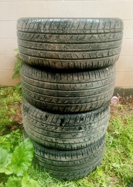 4 Each 245/40 ZR18 Blackhawk Tires