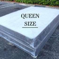 NEW QUEEN SIZE SET MATTRESS AND BOX SPRING-2PC