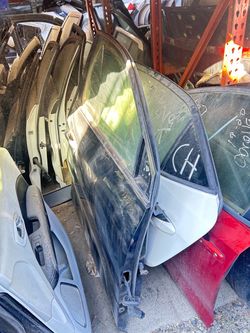 2016-2020 Kia Sorrento right passenger front door