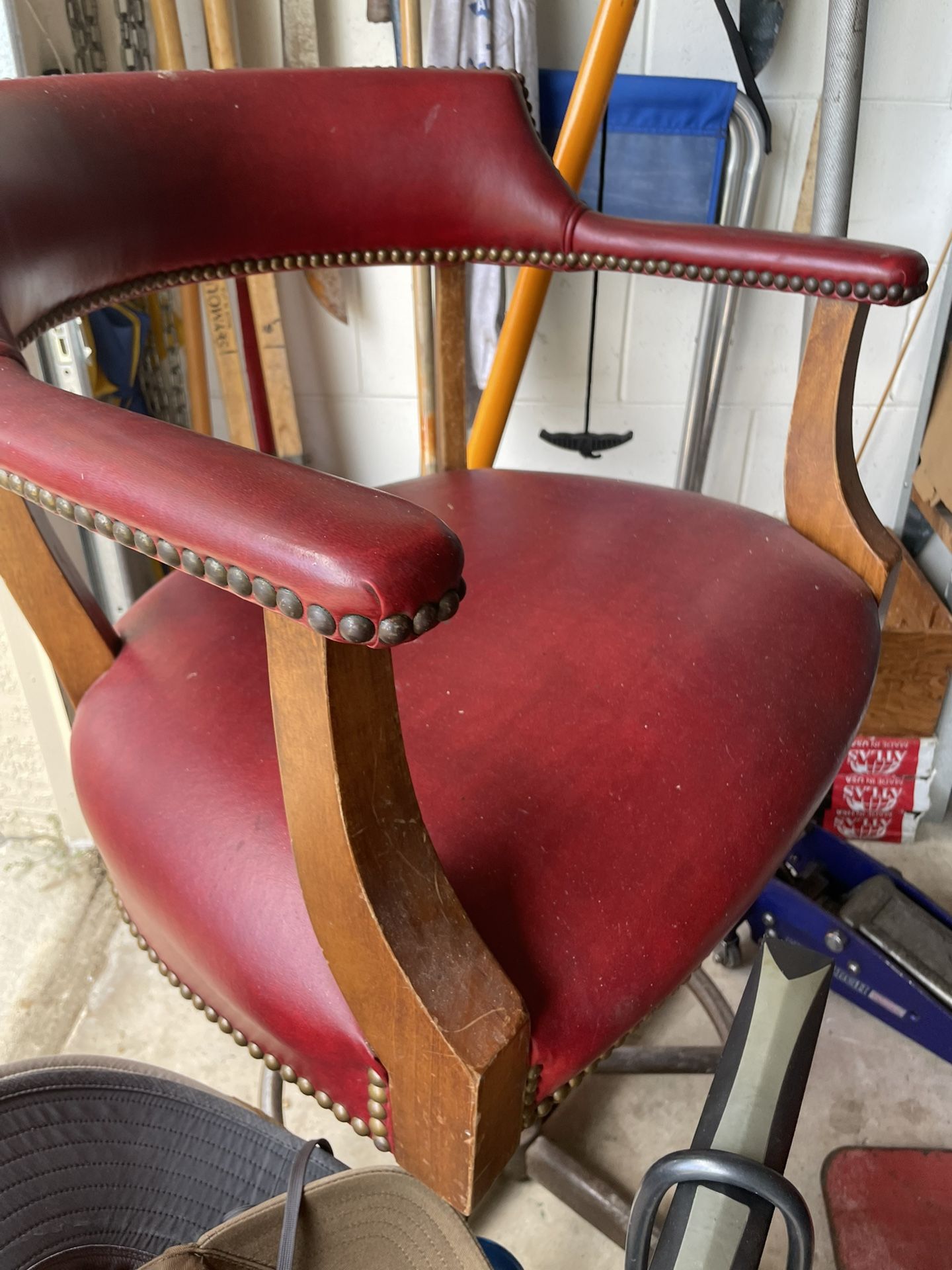 Vintage Cap Captains Chair, One Of A Kind There's Only One Pick Up, Wintergarden, Florida