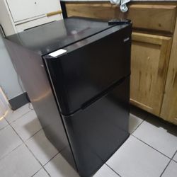 2 Door Mini Fridge, Black, Nothing Wrong With It, $75