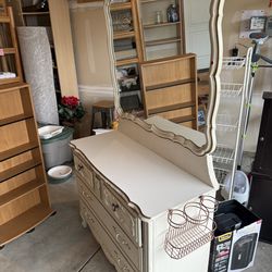 Makeup mirror and dresser