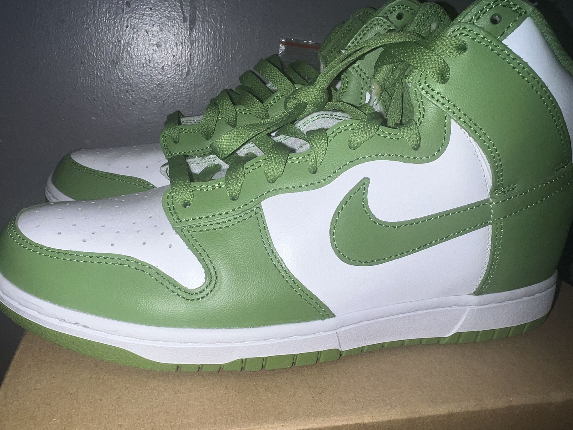 Nike Dunks Mids Size 10