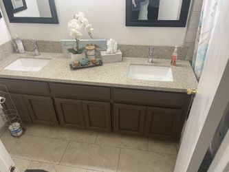Bathroom Countertops / Mirror