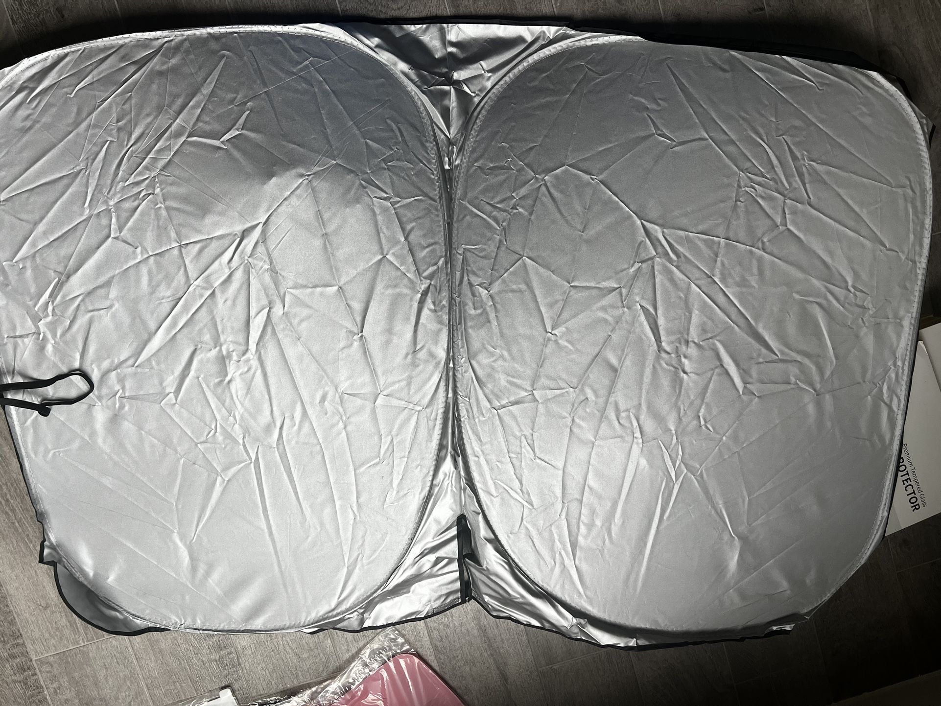 Universal Windshield Sun Shed