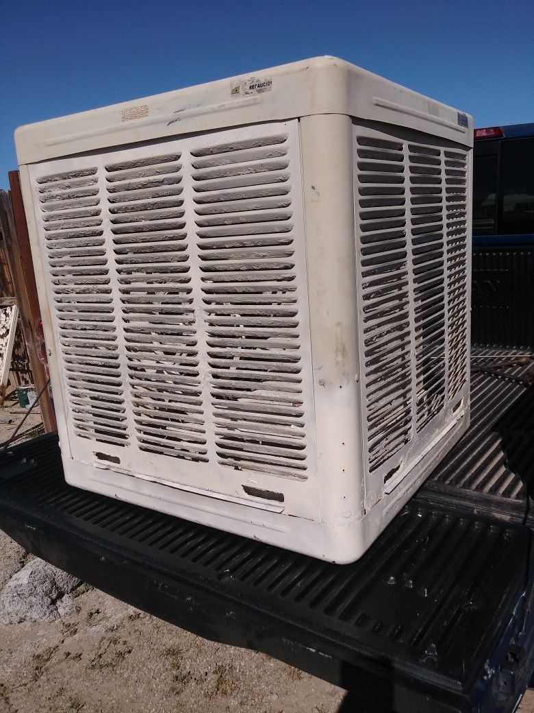 Downdraft big swamp cooler for Sale in Tucson, AZ OfferUp