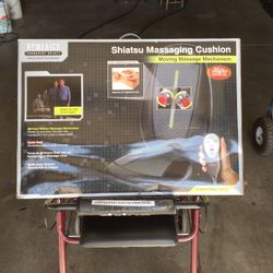 Shiatsu massaging/heat Cushion