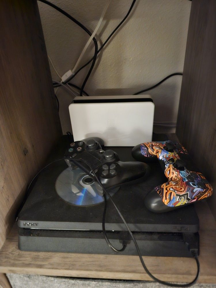 Ps4 2 Controller And Games